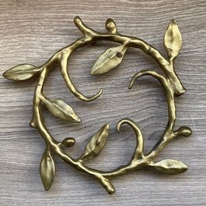 Michael Aram Leaf vine round trivet Gold tone signed